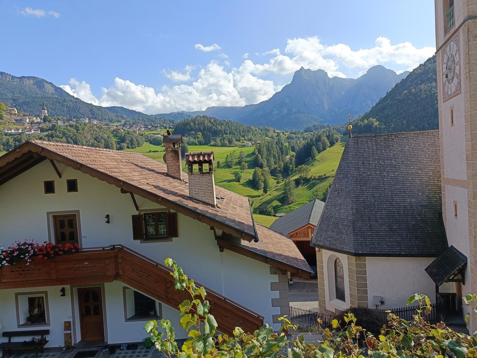 Gosthof Kastelruth Apartment Exterior photo